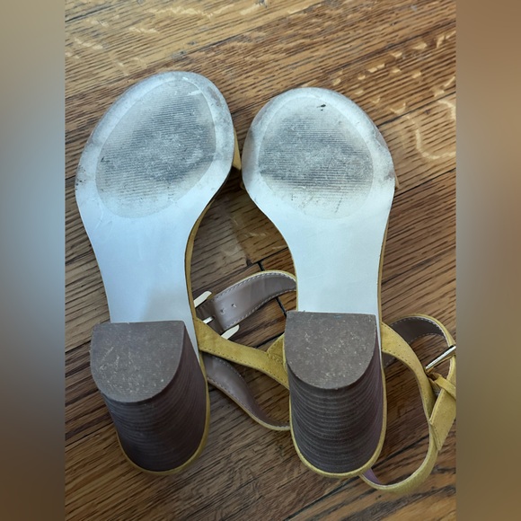 Abound Women's Mustard Yellow and Gold Hardware Chunky Heel Sandals Size 9 - Picture 7 of 9